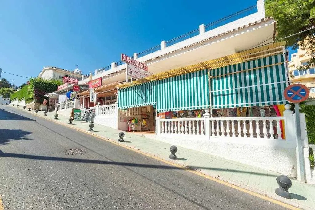 Santa Marta Al Lado De Los Servicios Y De La Playa Benalmadena Spain