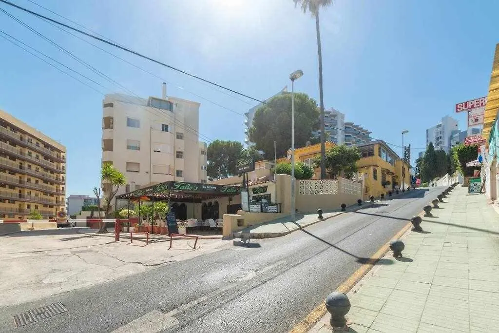 Santa Marta Al Lado De Los Servicios Y De La Playa Benalmadena 0*,  Spain