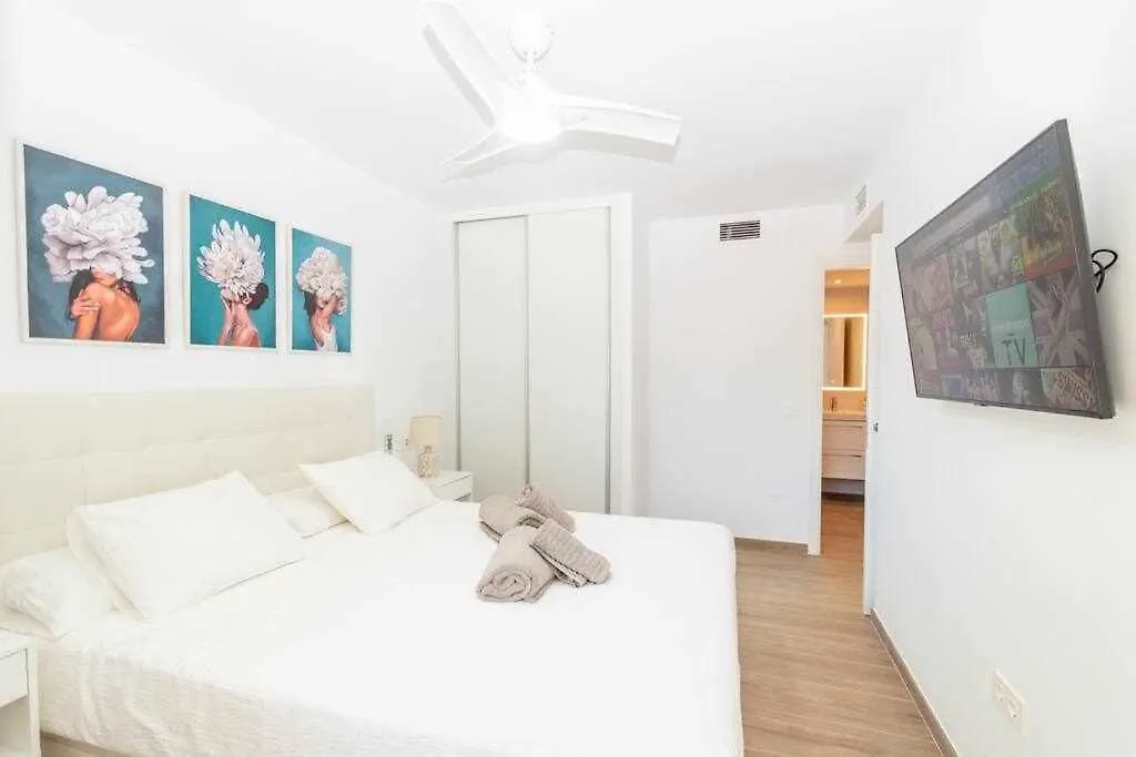 Santa Marta Al Lado De Los Servicios Y De La Playa Benalmadena Apartment